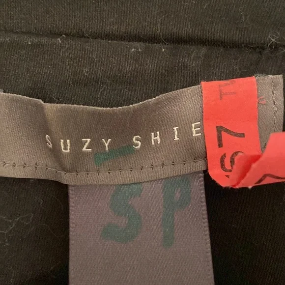 Structured black blazer. - Picture 2 of 2